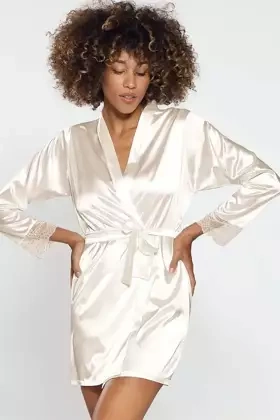 Satynowy szlafroczek z koronką GINA, ecru