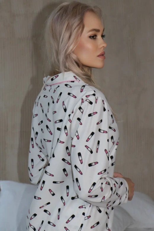 Urocza zapinana miękka piżama damska Saba, ecru