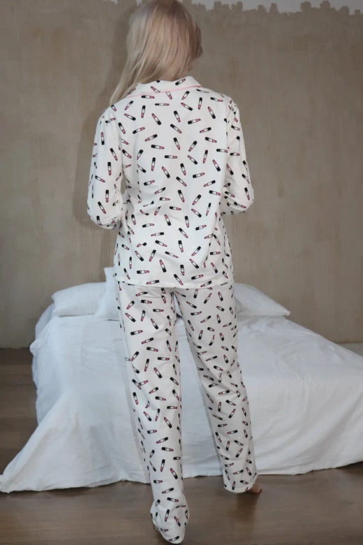 Urocza zapinana miękka piżama damska Saba, ecru