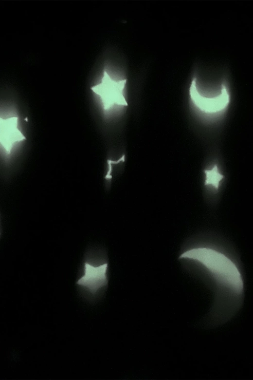 Ciepła kocobluza w gwiazdki świecące w ciemności MILANA, błękitna