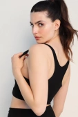 Damski Biustonosz Sportowy Miękki na Ramiączkach AT07, nero-czarny