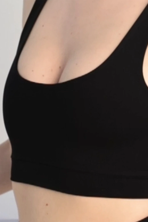 Damski Biustonosz Sportowy Miękki na Ramiączkach AT07, nero-czarny