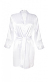 Satynowy szlafrok z koronką przy rękawach BETTY, biel