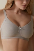 Gładki miękki biustonosz bez fiszbin BETTY, beżowy tierra